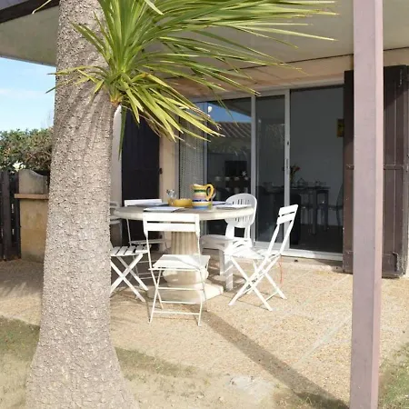 Holiday home Maison Avec Jardin, Piscine Et Parking - 4 Couchages - A Proximite - Animaux Acceptes - Fr-1-225d-174